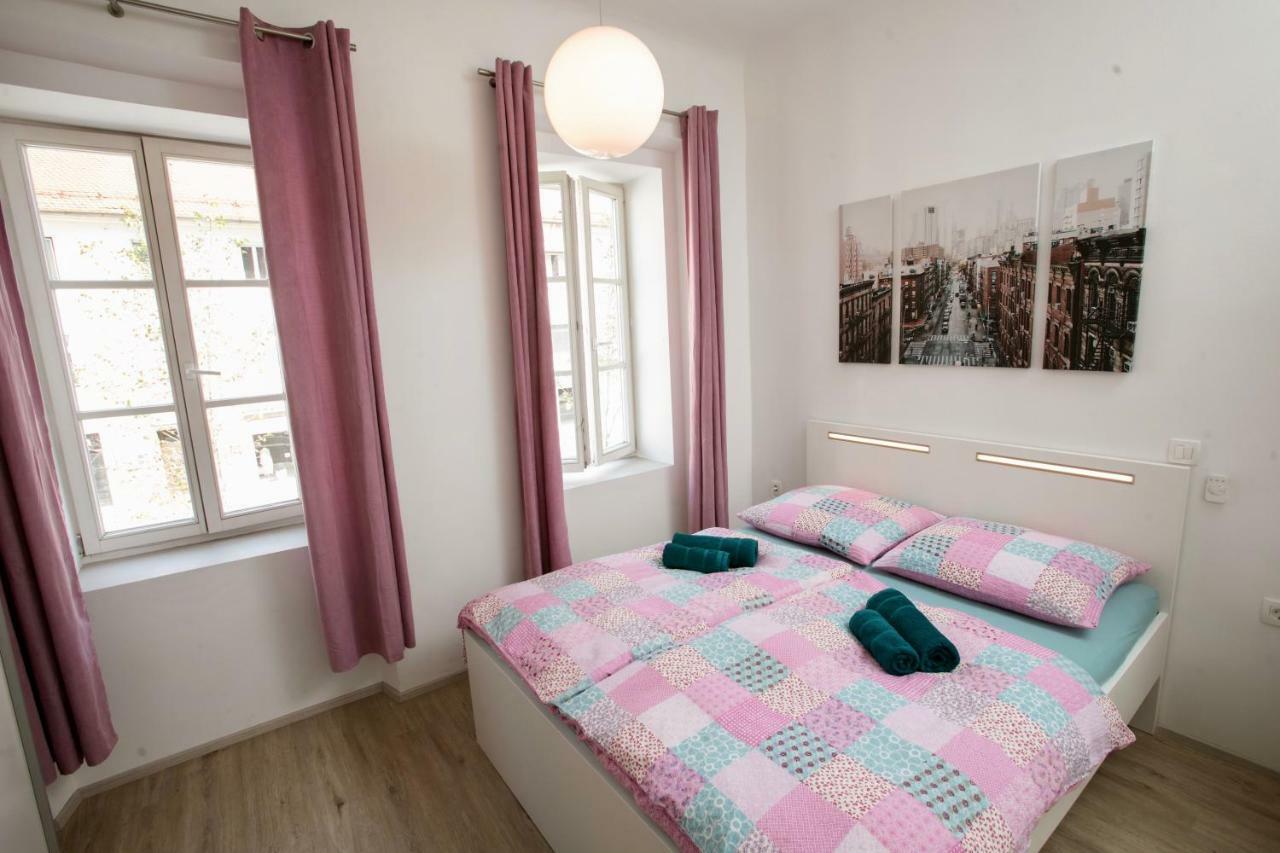 Apartment Optim Ljubljana Kültér fotó