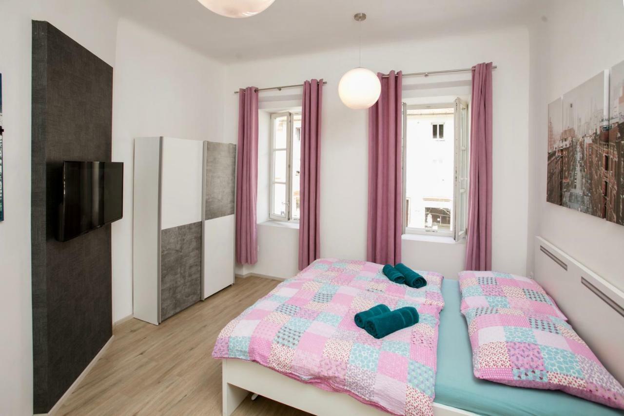 Apartment Optim Ljubljana Kültér fotó