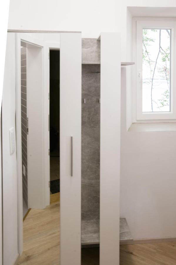 Apartment Optim Ljubljana Kültér fotó